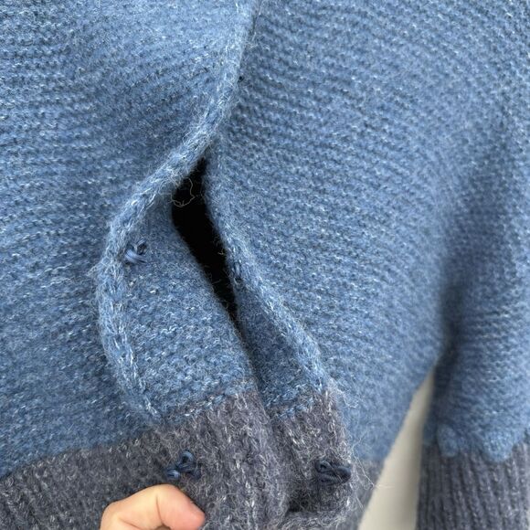 Illa Illa Blue Two Tone Chunky Knit Cropped Cardigan Sweater Size S/M - Picture 4 of 8